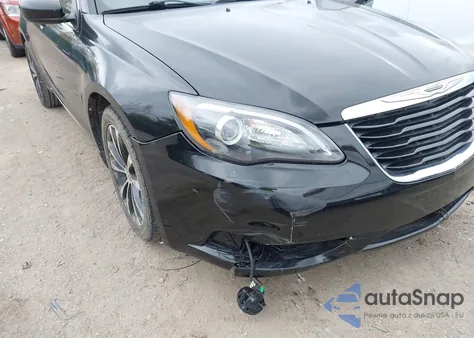 2013 Chrysler 200 Touring z USA, uszkodzony, nr VIN 1C3CCBBG2DN744609